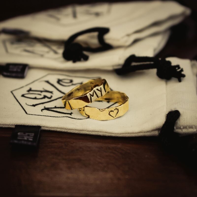 Par de Alianças Personalizadas - Custom (Ouro)