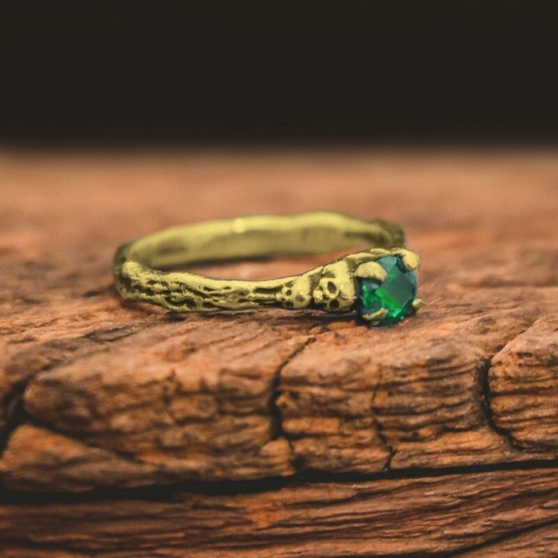 Solitário Crânios (Ouro)