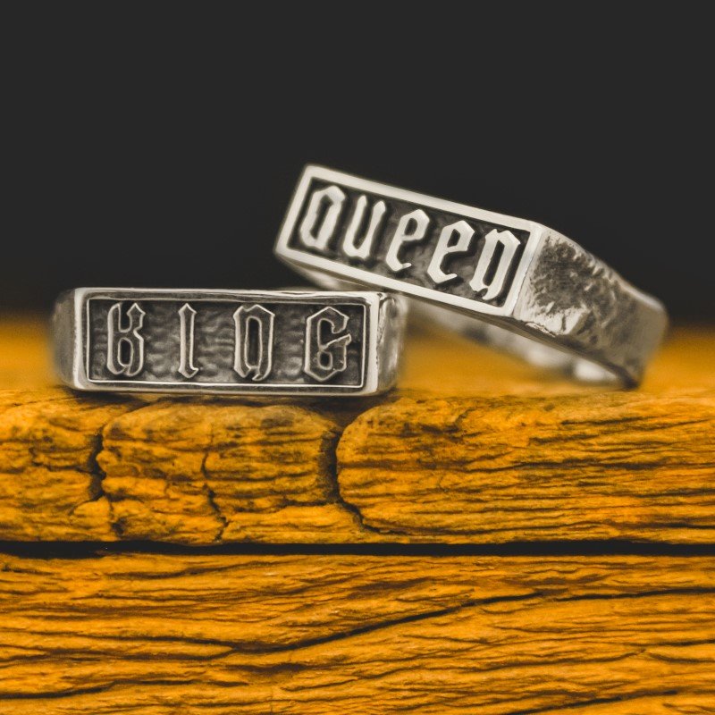 Queen shop name ring